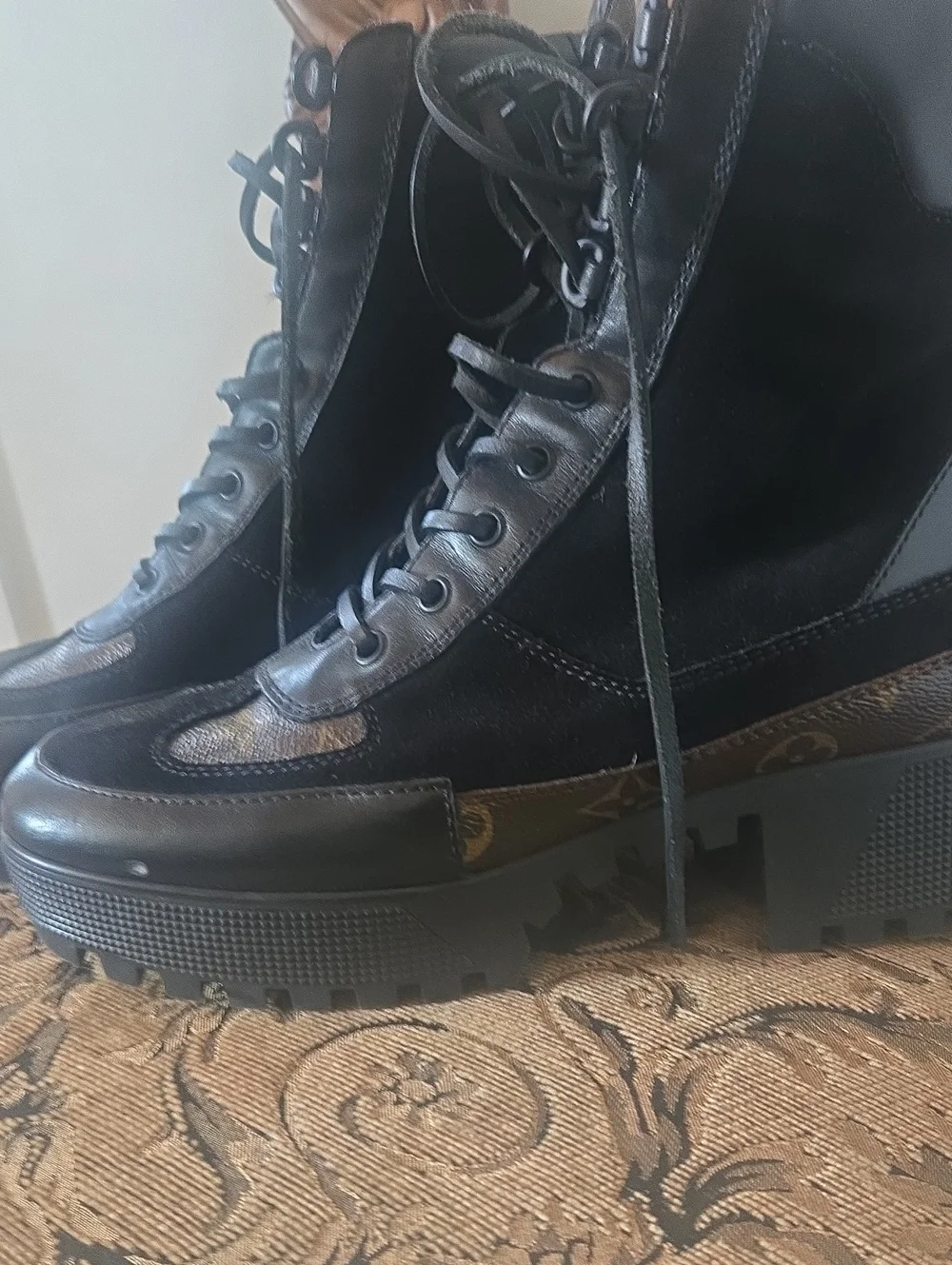 Louis Vuitton stylish black